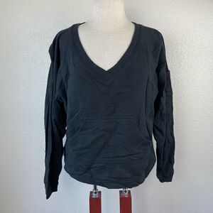 Kathryn V-Neck Top Size M EUC